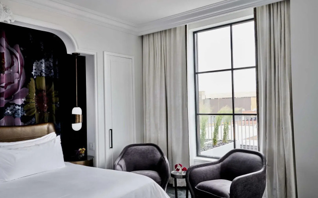 Daxton Hotel Birmingham, Curio Collection by Hilton