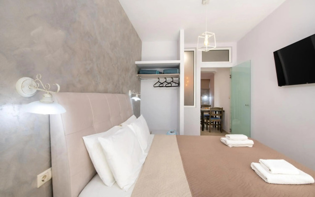 Labyrinth Hotel