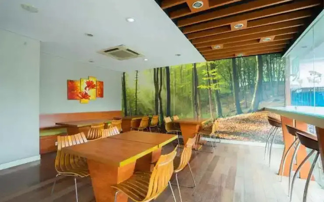 Life Hotel Stasiun Kota Surabaya