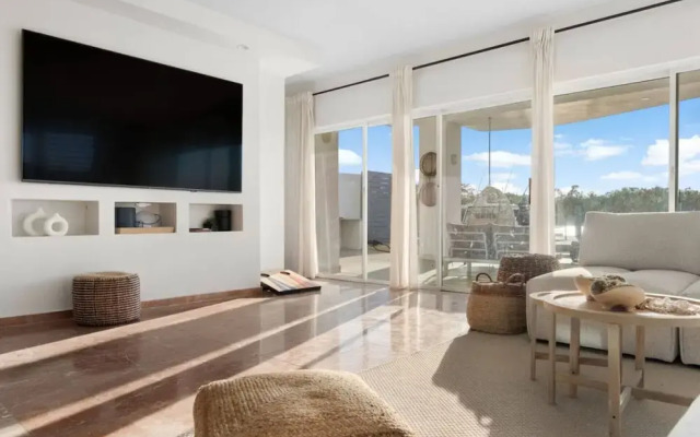 Vistamar Private Waterfront Home Pool