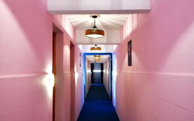 Fenglai Holiday Hostel