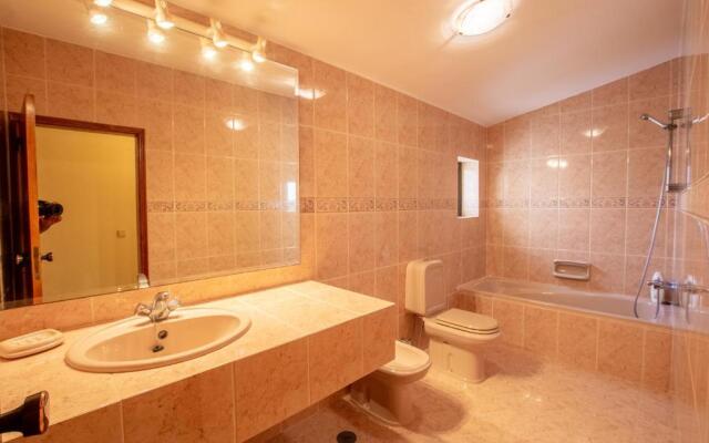 Impeccable 3 Bedroom House, sea View in Aljezur