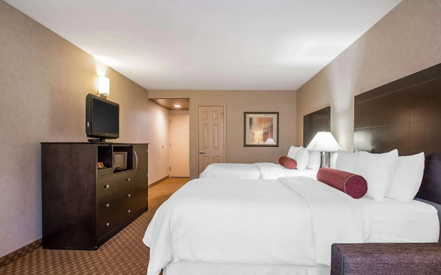 Clarion Inn Elmhurst - Oak Brook near I-88, I-290, I-294