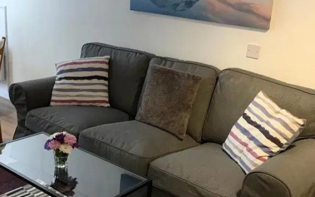 Serviced Apartment Bristol One-Bedroom Southmead Hospital MOD Airbus