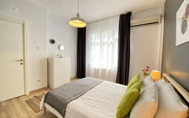 Stylish Flat Near Bagdat Street in Kadikoy