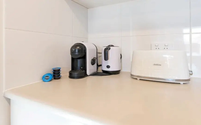 Unwind Adelaide City Condo