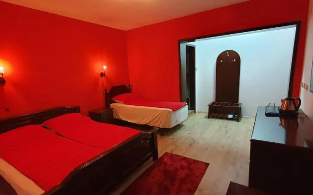 Hotel Lav