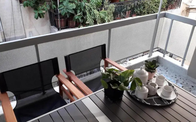 The Six Museums central Athens Stadium 4pers apart