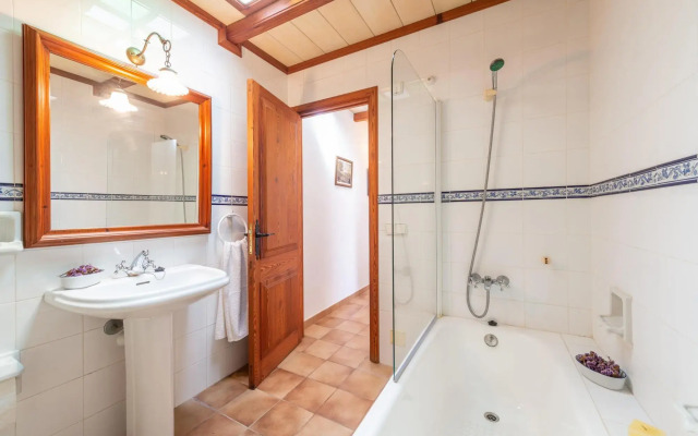 ES PUJOLS - Chalet with terrace in Campanet. Free WiFi