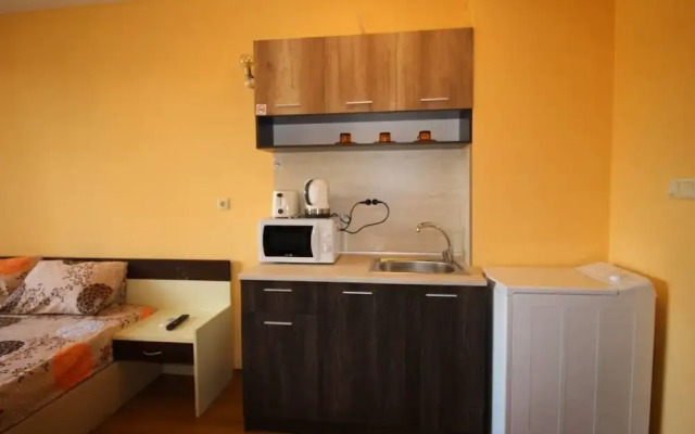 Apartment in Chateau Del Marina Apart Complex