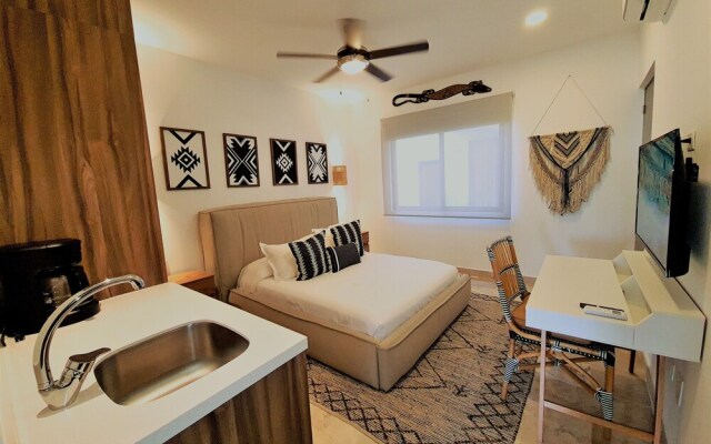 Bahay By Riviera Rentals