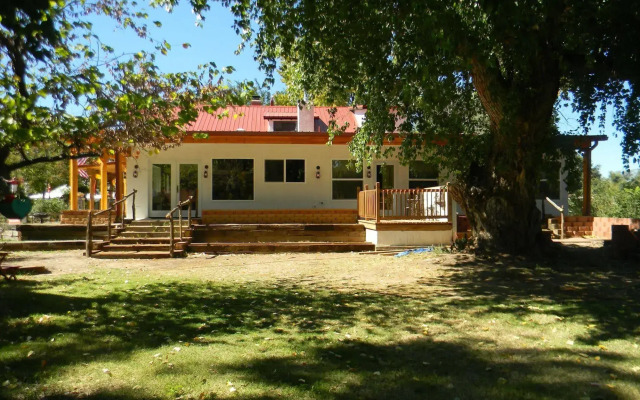 Red Horse Bed and Breakfast