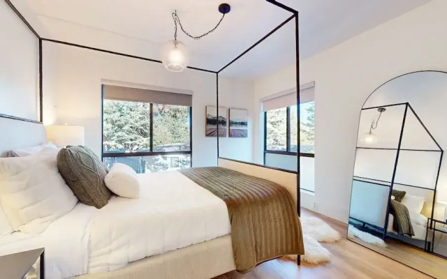 Bigwood #96 2 Bedroom Condo by RedAwning
