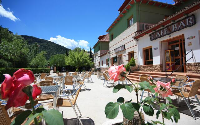 Hotel de Montaña Cueva Ahumada