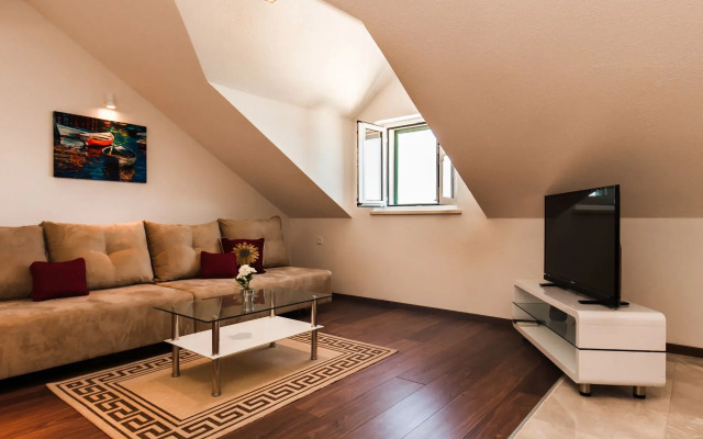 Luxury Seaside Apartments