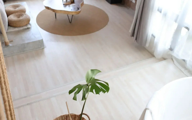 YOLO Bangkok Boutique Hotel