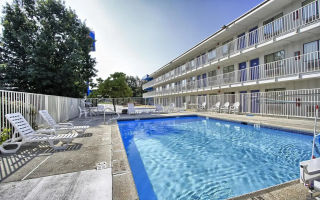 Motel 6 New Cumberland, PA - Harrisburg - Hershey South
