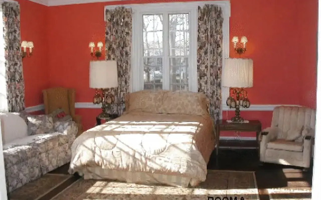 Eden Manor