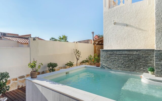 Inviting Mansion in Calpe With Jacuzzi