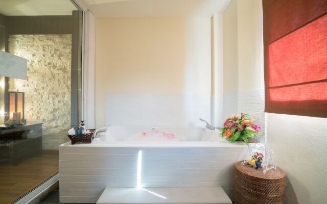 Bangkok Natural Spa Resort and Suite