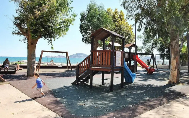 Dinky Home Air-conditioned Penthouse With sea View Terrace