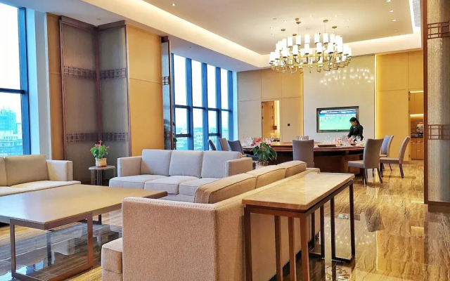 Ramada Plaza Dongxing City Center