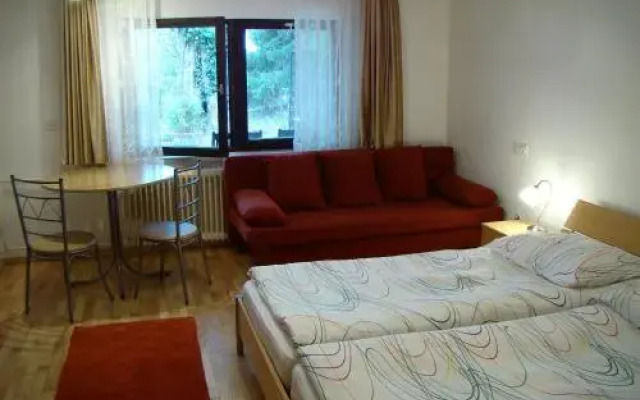 Andreas Home Hostel  Apartments