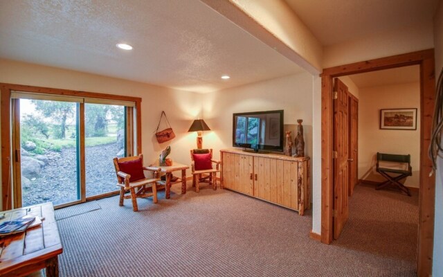 PV - Yellowstone River Retreat