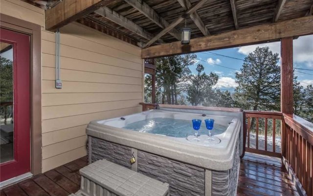 2 Spirit Lodge - Two Bedroom Cabin with Hot Tub