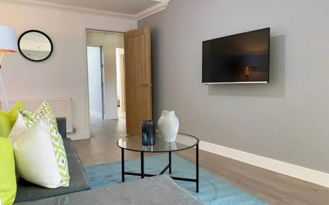 Modern Stylish 2 bedroom 2 Bath Apts.