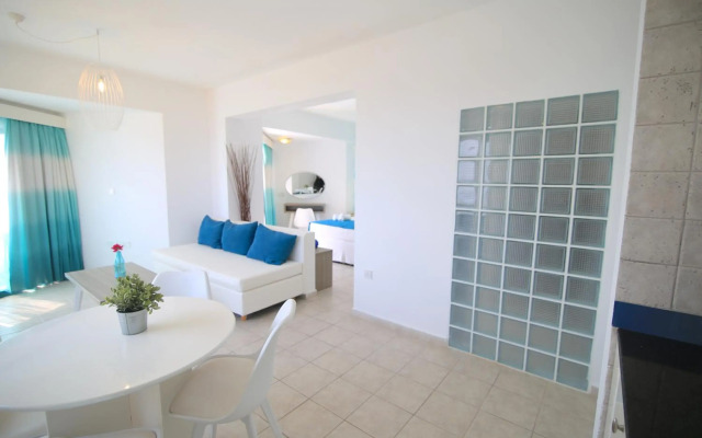 Lantiana Gardens ApartHotel