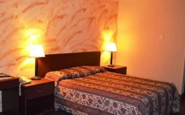 Red Carpet Inn Montrose