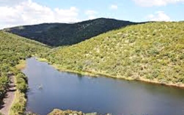 Mabalingwe Uzuri Game Lodge