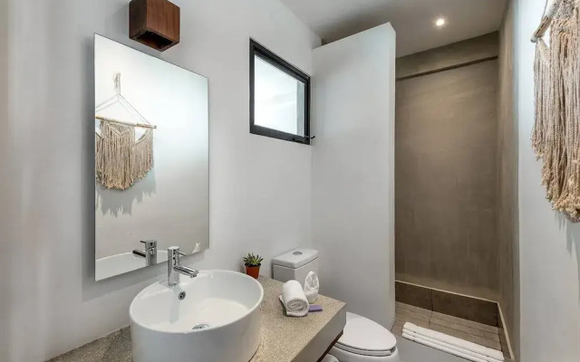 Great Located Private Villa W/amazing Rooftop Pool