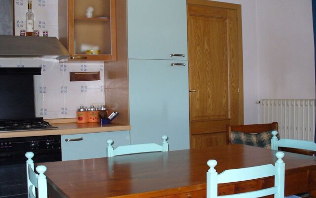 Farmhouse Living Amidst Vineyards