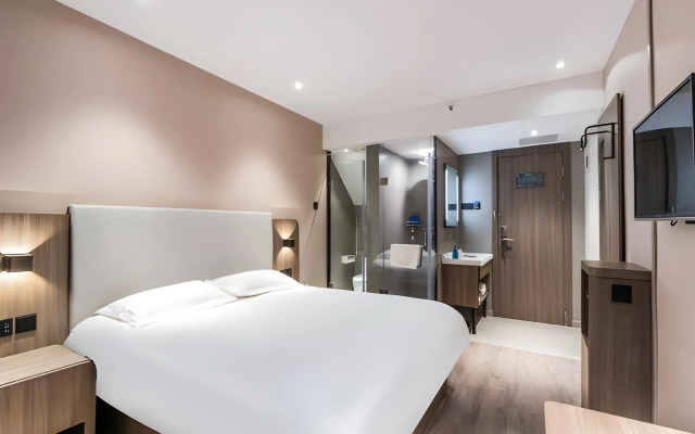 Hanting Hotel (Hangzhou Wulinmen Subway Station)