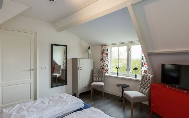 Very attractive holiday home near the beach of Westkapelle