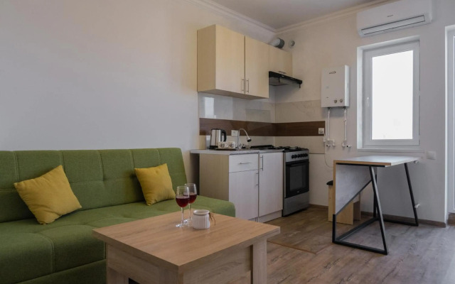 Bright apartment on 13th floor