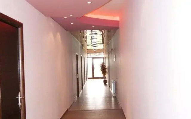 Cherry Hotel