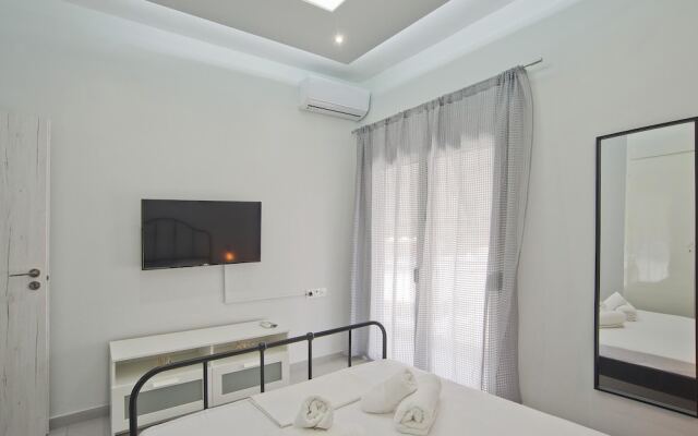 Sofia s Home in Piraeus