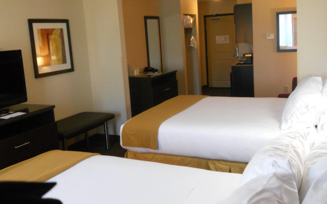 Holiday Inn Express & Suites Greensburg by IHG