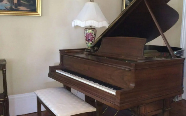 Oakcliff Bed and Breakfast