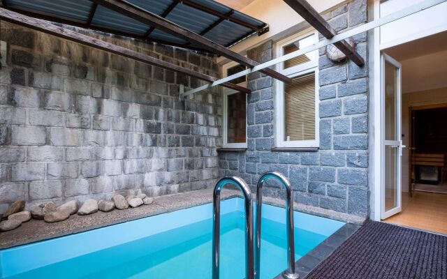 Pinia Hotel & Resort