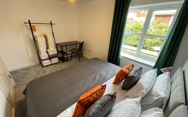 3 Bedroom New House with WiFi