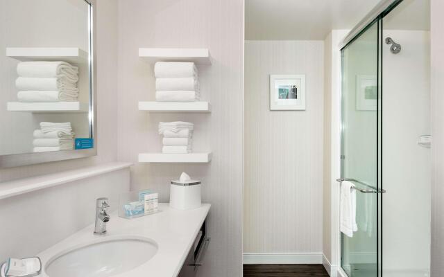 Hampton Inn & Suites by Hilton Seattle/Northgate