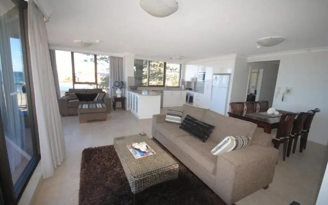 Albatross North Apartments