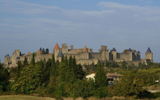 Holiday Home in Montbrun-des-Corbieres with Pool