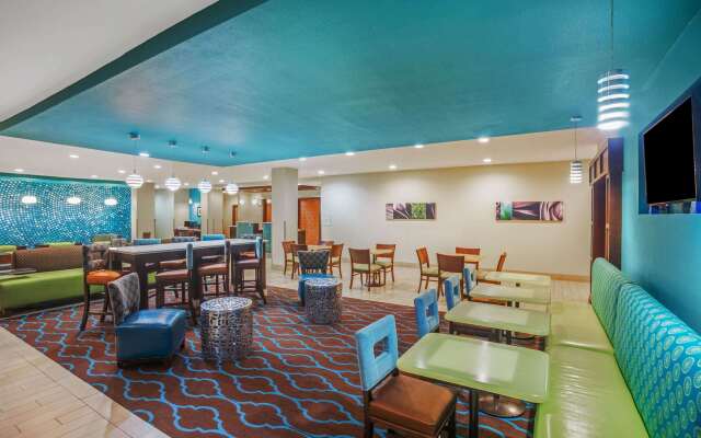 La Quinta Inn & Suites by Wyndham Beeville