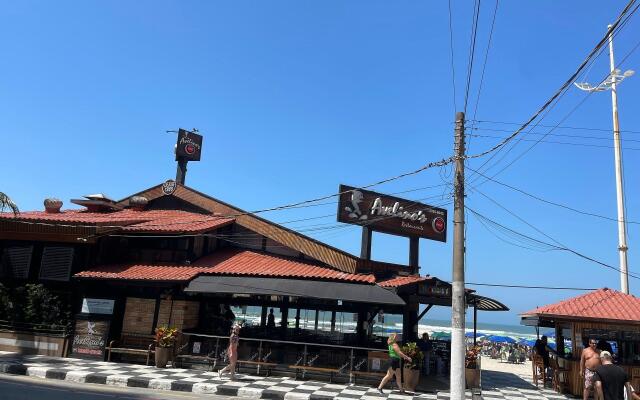 Lindo Apto Guarujá 50m da Praia das Pitangueiras