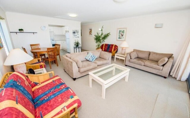 Sundeck Unit 6 - Shoal Bay